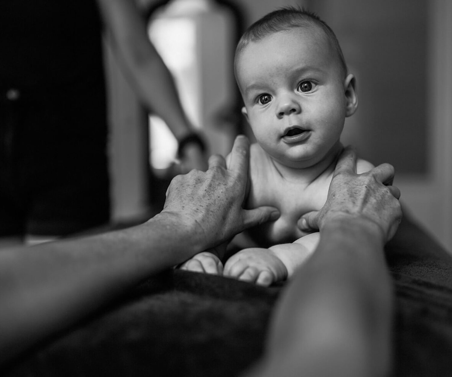 Osteopathische Behandlung von einem Baby in Hamburg Altona